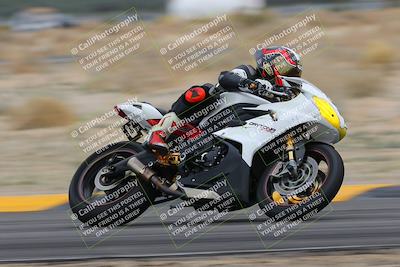 media/Jan-14-2023-SoCal Trackdays (Sat) [[497694156f]]/Turn 4 Set 2 (1030am)/